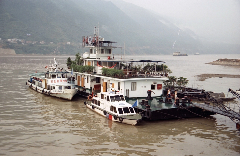 Daning river, Hubei China 3.jpg - Daning river